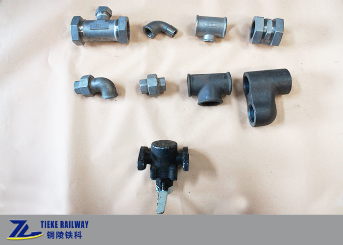 Die UIC-Rohrverbindungs-Installations-Druckluftbremsanlage-Teile leiten Stecker-T-Stück Flansch-Ellbogen 1,0 MPa